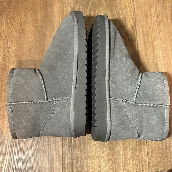 NWOT Cushionaire Hipster Cozy Ankle Boot Memory Foam Gray Size 8 - Picture 4 of 8